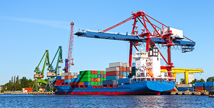 抓效能监察提高型材成品率落实“质量月”